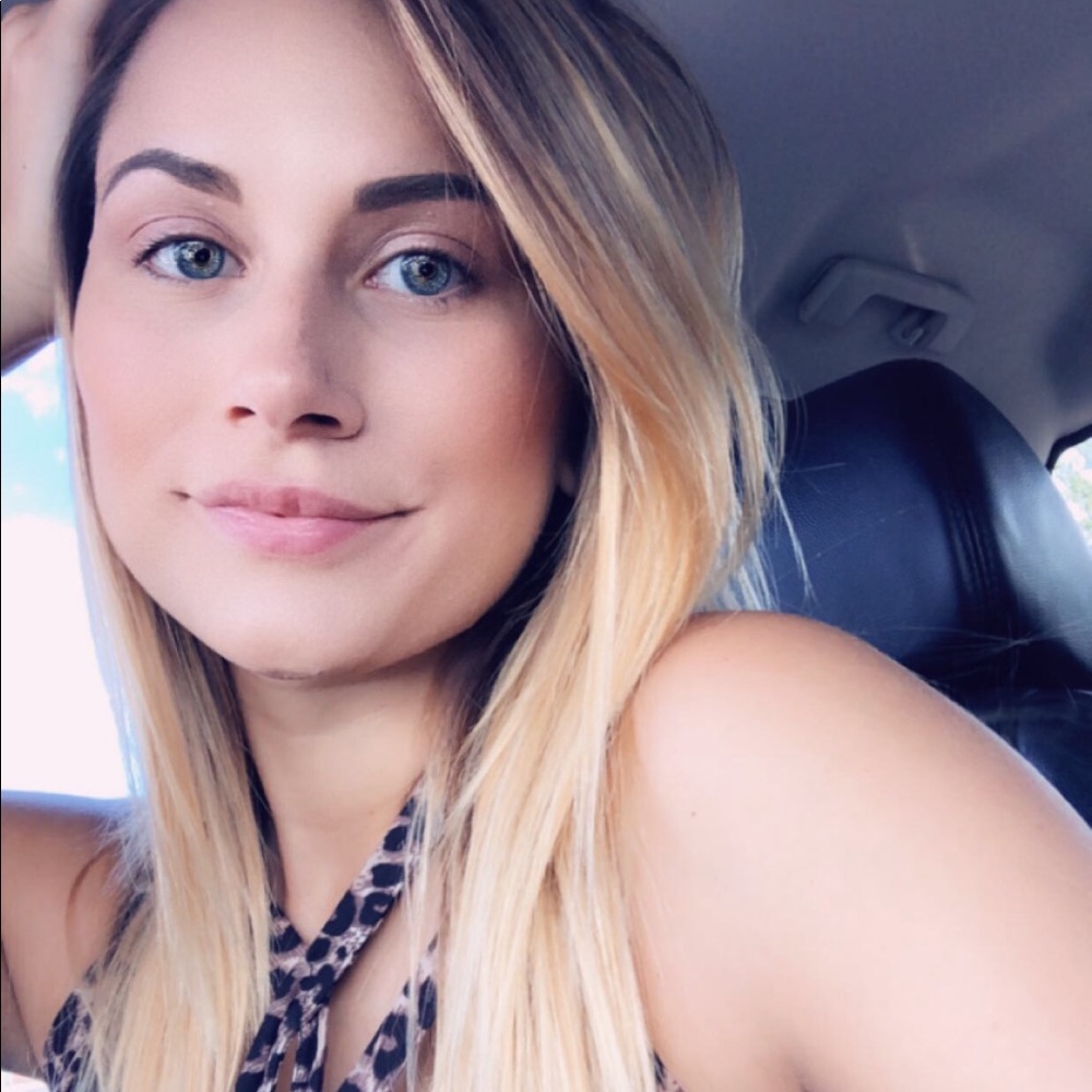 Meet your Posher, Brooke